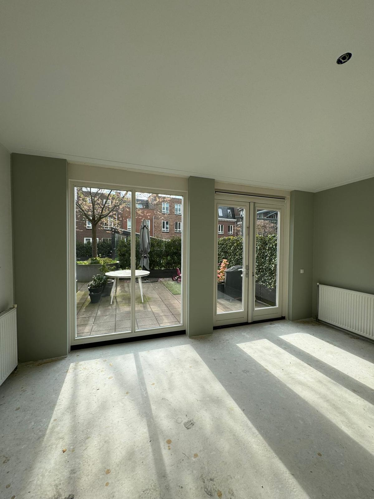 Plaatsing tuinkozijnen met schilderwerk